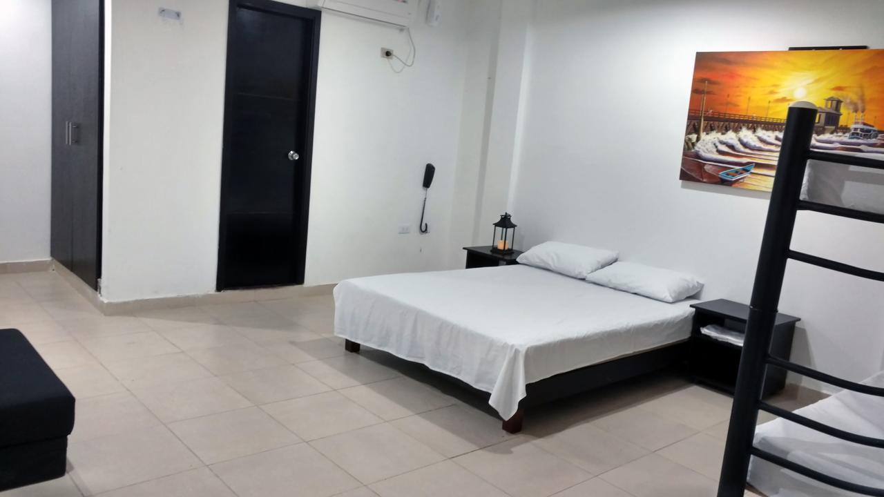 Hotel El Emigrante Пуэрто-Коломбия Экстерьер фото